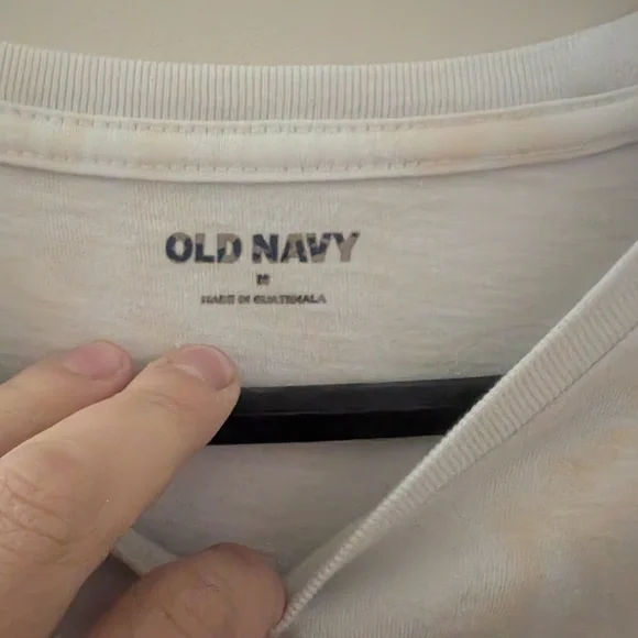 Old Navy Women's Graphic Tee 2/22 $ on selected item - Picture 3 of 6